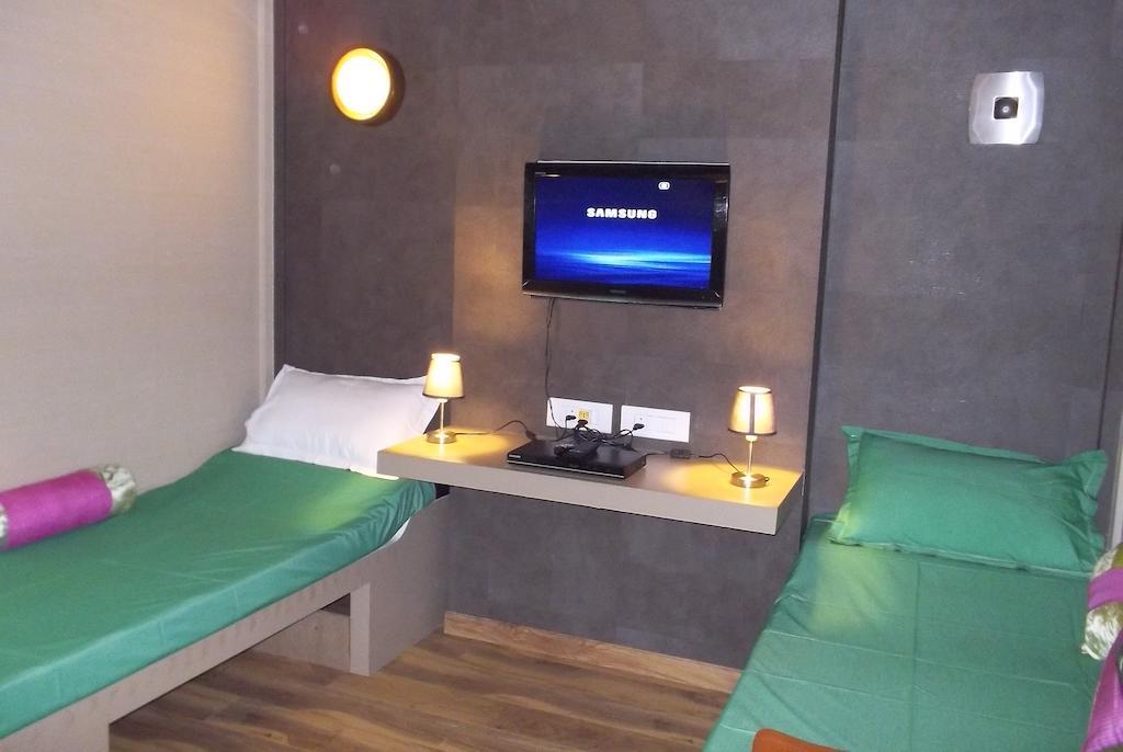 Capsule hotel Sams Snooze At My Space New Delhi
